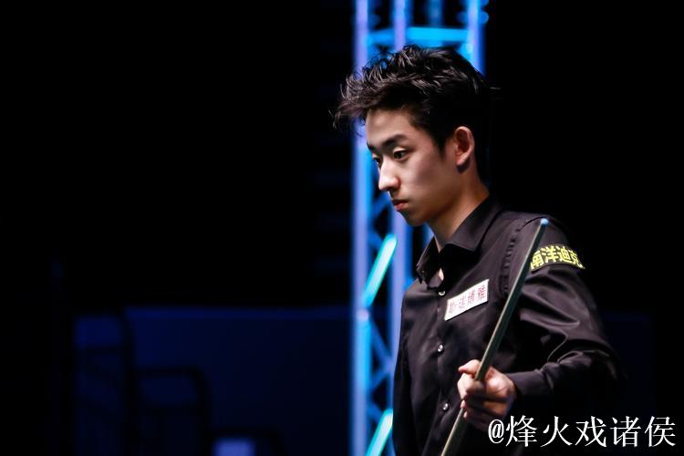 吴宜泽6-0横扫霍金斯 霸气晋级斯诺克国锦赛半决赛