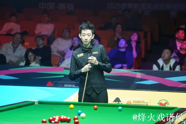 吴宜泽6-0横扫霍金斯 霸气晋级斯诺克国锦赛半决赛